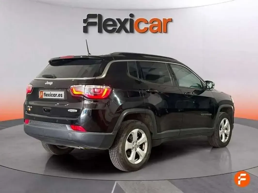 Usado Jeep Compass Night Eagle 140 CV (102 kW) 2018 Negro SUV