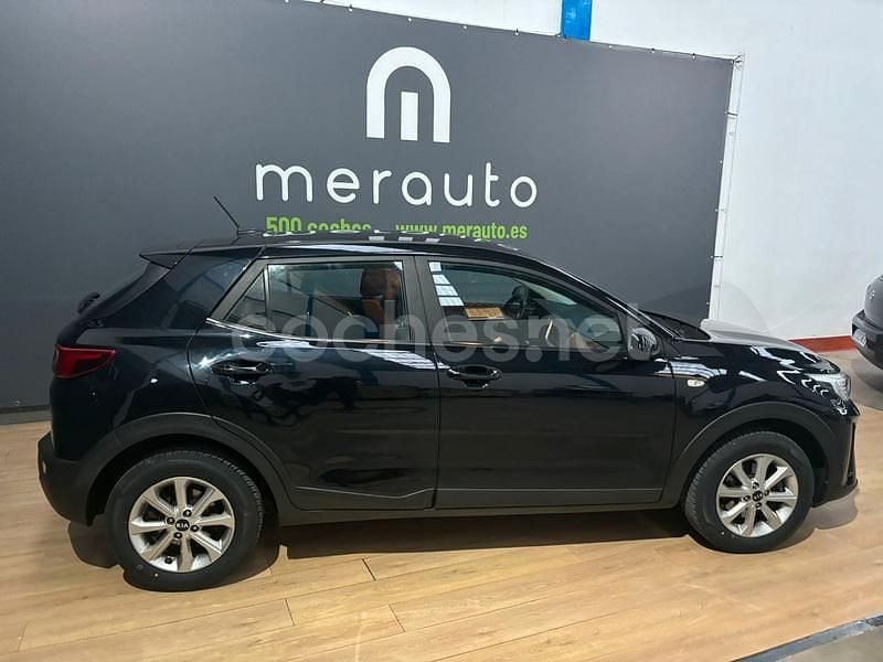 Usado Kia Stonic 84 CV (61 kW) 2018 Negro SUV