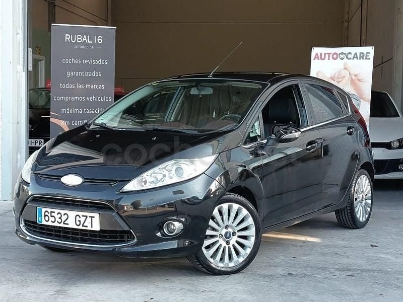 Usado Ford Fiesta Titanium 95 CV (69 kW) 2010 Negro Utilitario