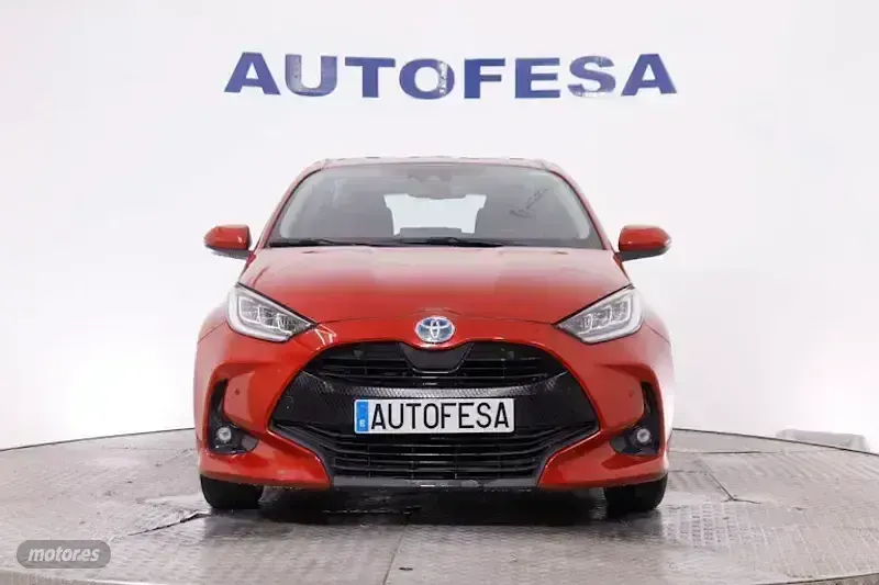 Usado Toyota Yaris Active 116 CV (85 kW) 2023 Rojo Utilitario