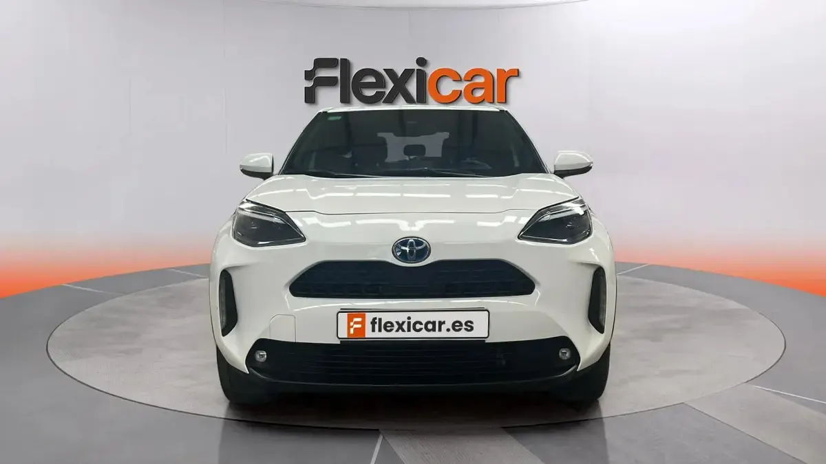 Usado Toyota Yaris Connect Style 116 CV (85 kW) 2022 Blanco Utilitario