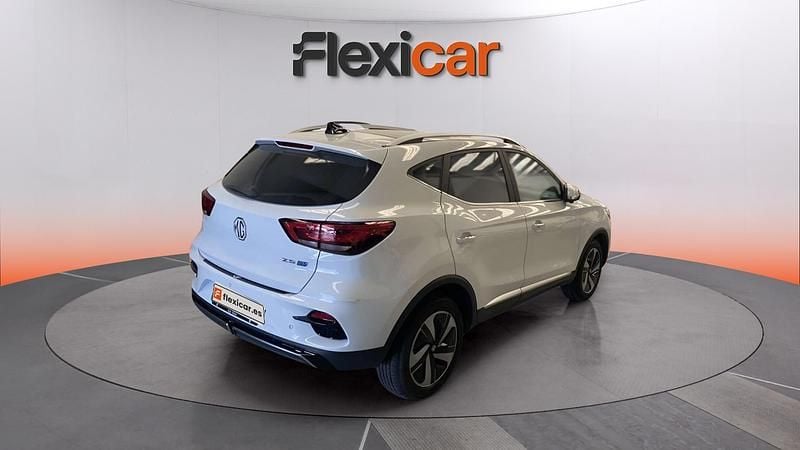 Usado MG ZS Luxury 114 kW (156 CV) 2023 Blanco Berlina