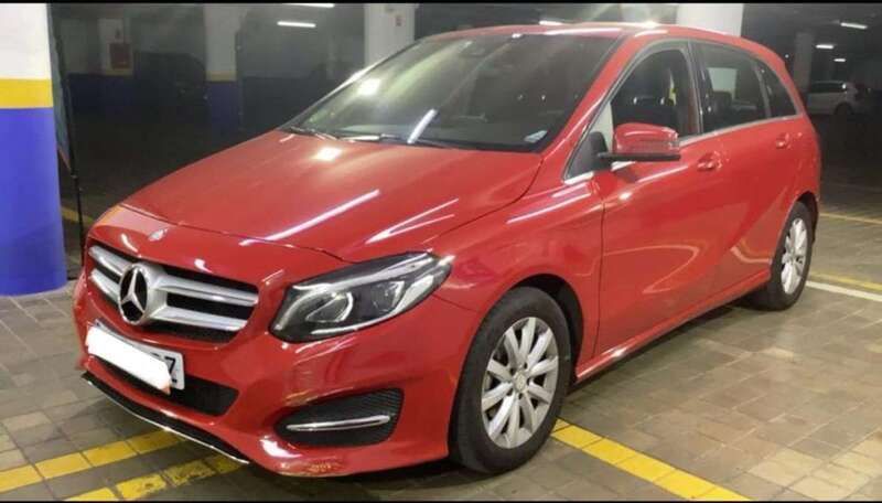 Rojo Usado 2015 Mercedes B180 Monovolumen | 16.990 € (Precio justo) - Imagen 1/4