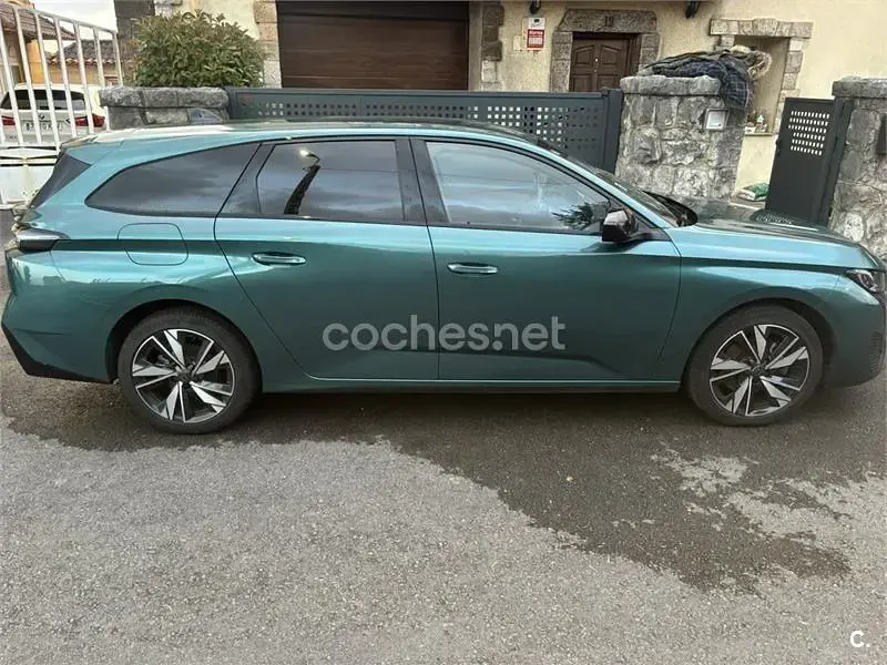 Usado Peugeot 308 SW Active 130 CV (95 kW) 2023 Verde Familiar