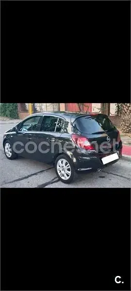 Usado Opel Corsa Color Edition 100 CV (73 kW) 2012 Negro Utilitario