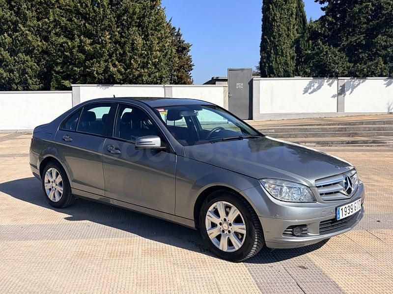 Usado Mercedes C220 170 CV (125 kW) 2010 Gris / plata Berlina