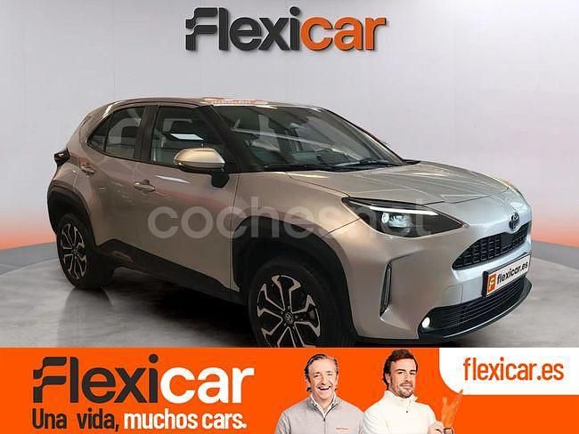 Gris / plata Usado 2024 Toyota Yaris Cross Active SUV | 23.490 € (Precio justo) - Imagen 1/4