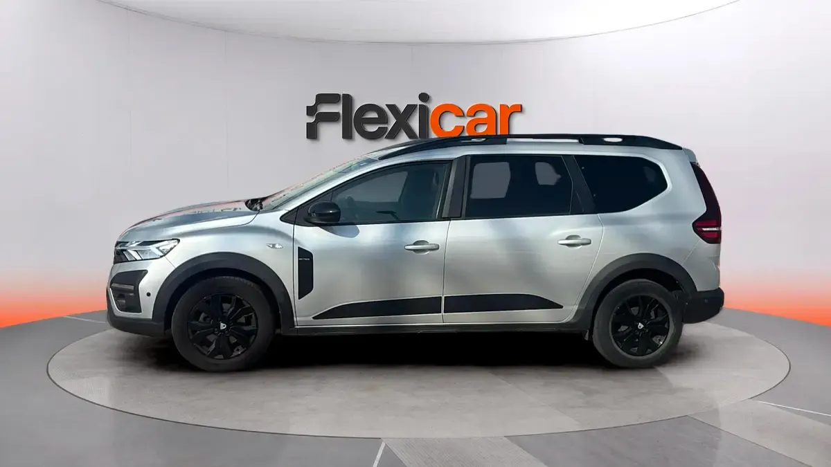 Usado Dacia Jogger Comfort 110 CV (80 kW) 2022 Gris Monovolumen