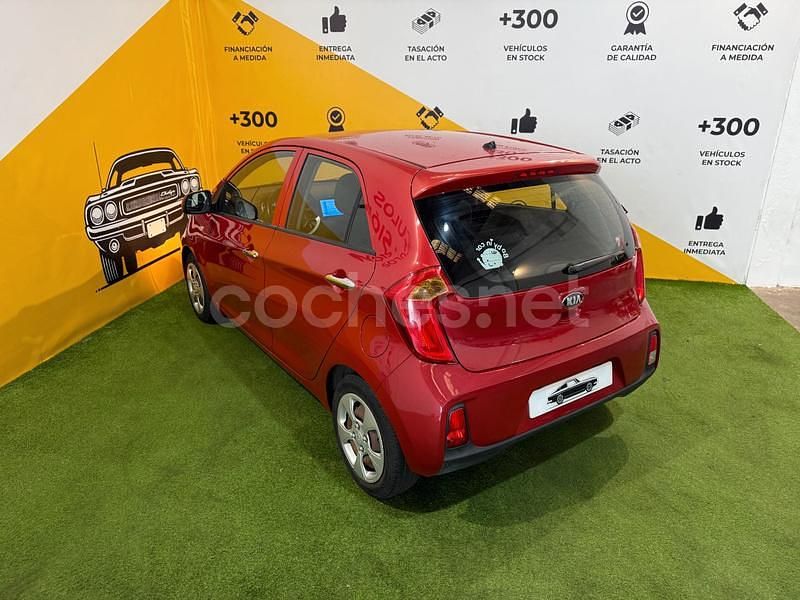 Usado Kia Picanto 66 CV (48 kW) 2015 Granate Utilitario