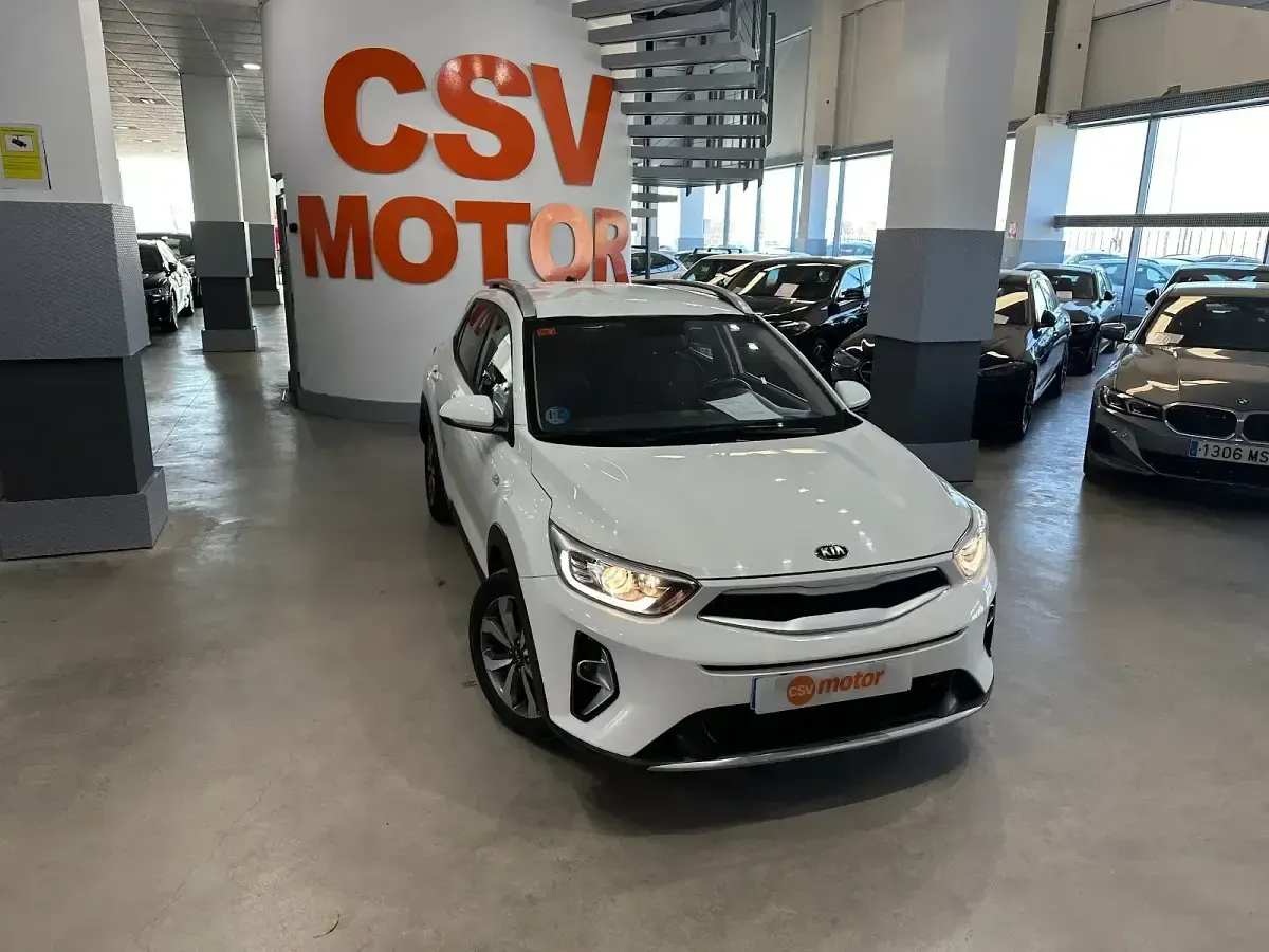 Usado Kia Stonic 101 CV (74 kW) 2021 Blanco SUV