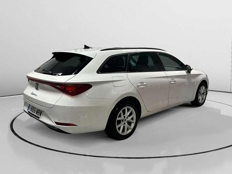 Begagnad Seat Leon Style 117 HK (86 kW) 2022 Vit Kombi