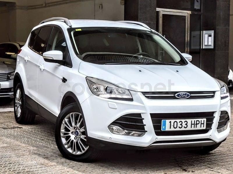 Usado Ford Kuga Titanium 150 CV (110 kW) 2013 Blanco SUV