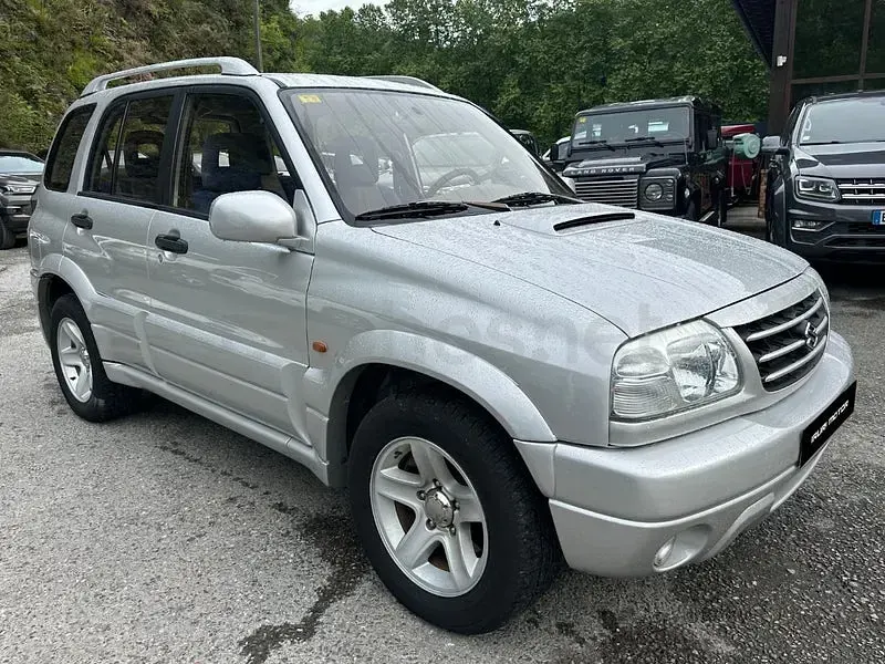 Usado Suzuki Grand Vitara 110 CV (80 kW) 2002 Gris / plata SUV