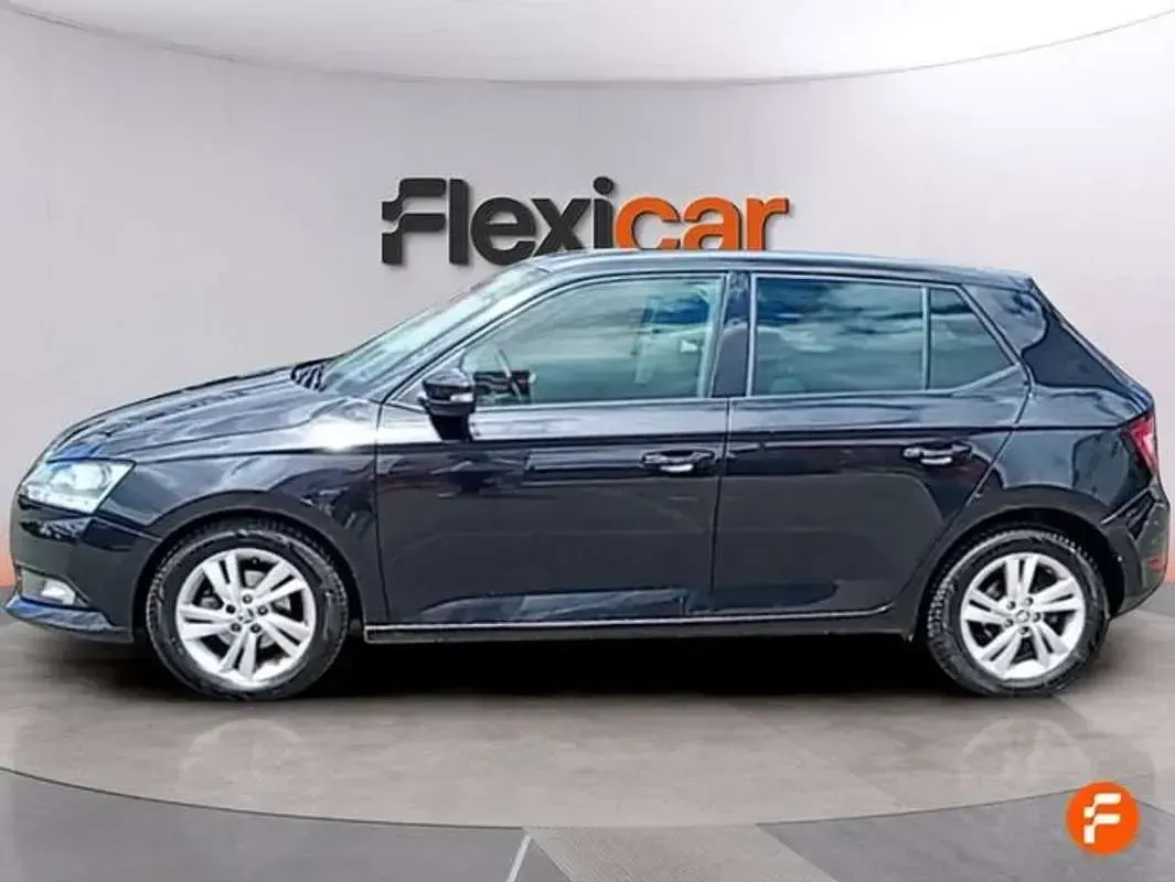 Usado Skoda Fabia Ambition 95 CV (69 kW) 2021 Negro Utilitario