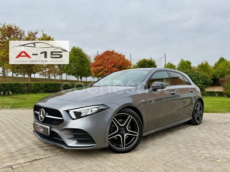 Gris / plata Usado 2021 Mercedes A200 Berlina | 29.900 € (Precio justo) - Imagen 1/4