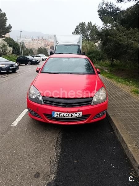 Usado Opel Astra GTC Enjoy 105 CV (77 kW) 2006 Rojo Berlina