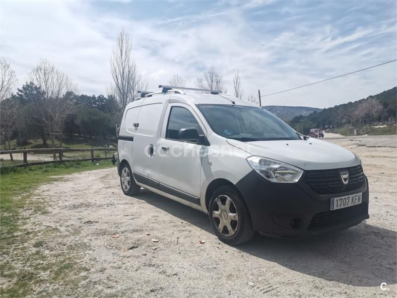 Blanco Usado 2017 Dacia Dokker Ambiance Van | 8470 € (Un poco caro) - Imagen 1/4