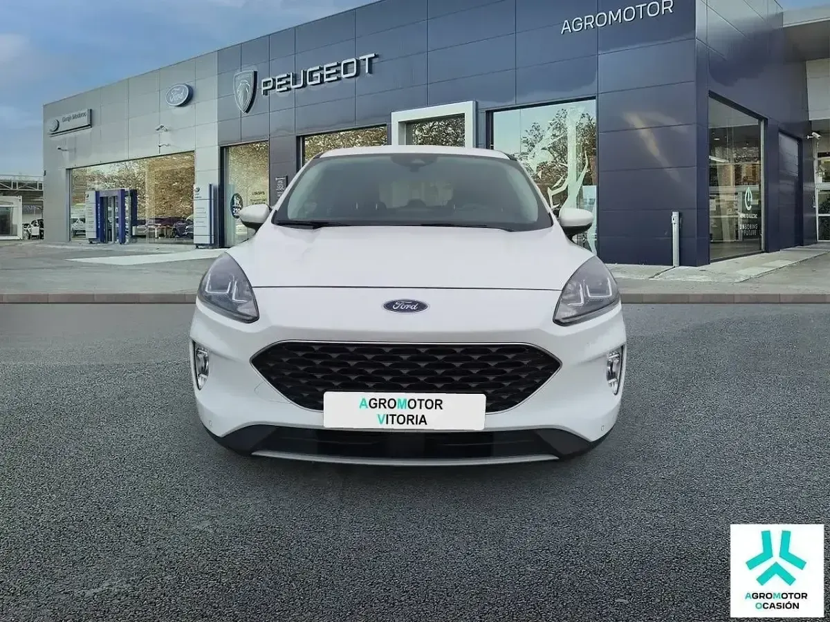 Usado Ford Kuga Trend 120 HP (88 kW) 2022 Branco SUV
