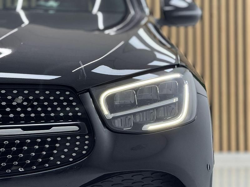 Usado Mercedes GLC220 194 CV (142 kW) 2019 Negro SUV