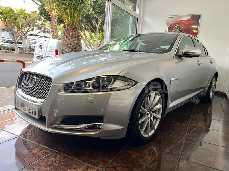Usado Jaguar XF Luxury 200 CV (147 kW) 2014 Gris / plata Berlina