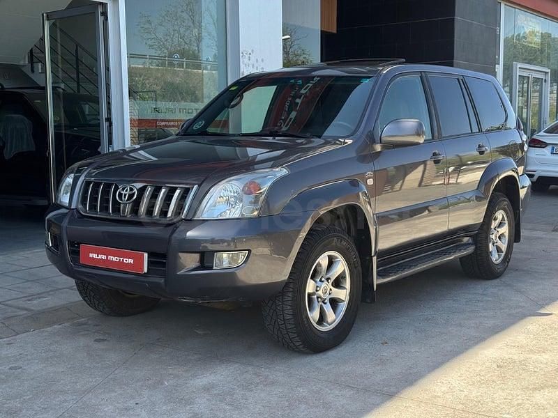 Używany Toyota Land Cruiser 173 KM (127 kW) 2008 Szary SUV