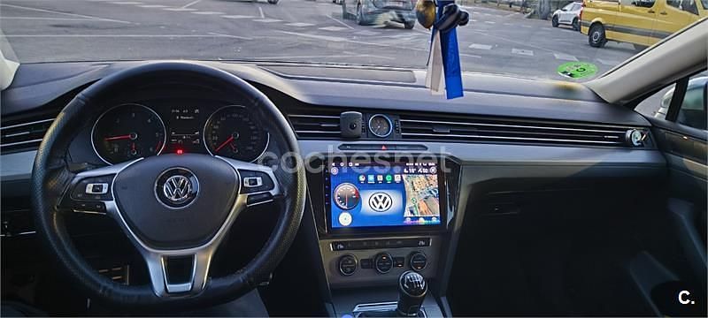 Usado VW Passat Edition 150 CV (110 kW) 2015 Azul Berlina