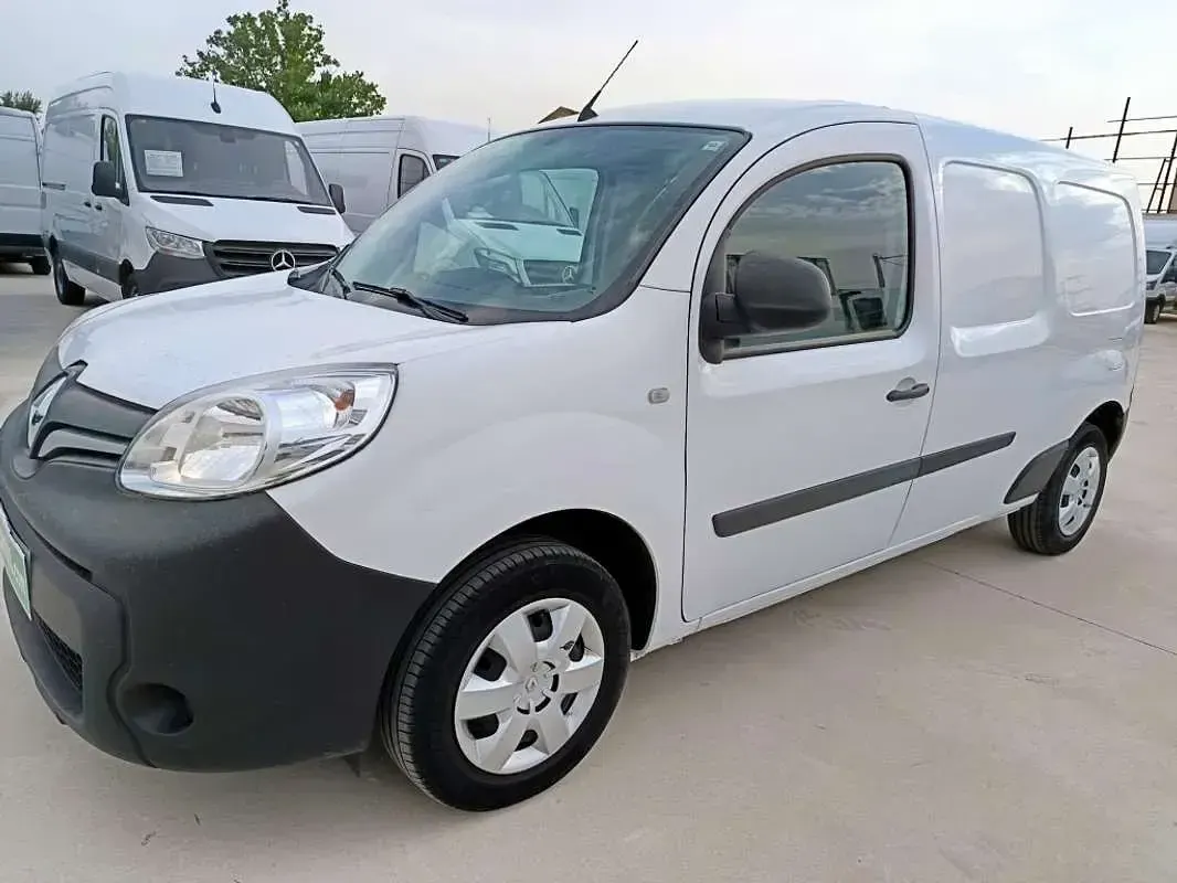 Usado Renault Kangoo 95 CV (69 kW) 2020 Blanco Monovolumen