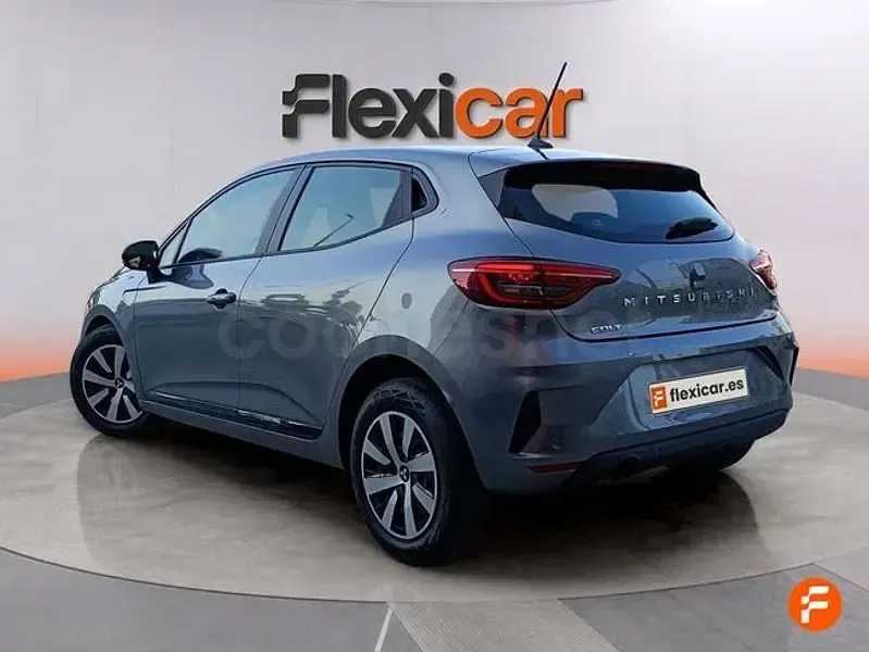Usado Mitsubishi Colt 90 CV (66 kW) 2025 Gris / plata Utilitario