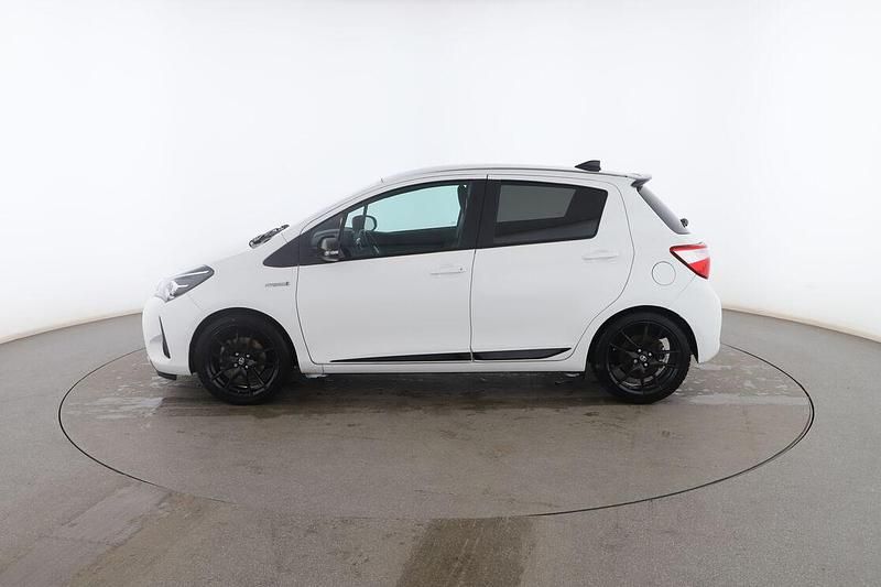 Usado Toyota Yaris Hybrid Sport 100 CV (73 kW) 2019 Blanco Utilitario