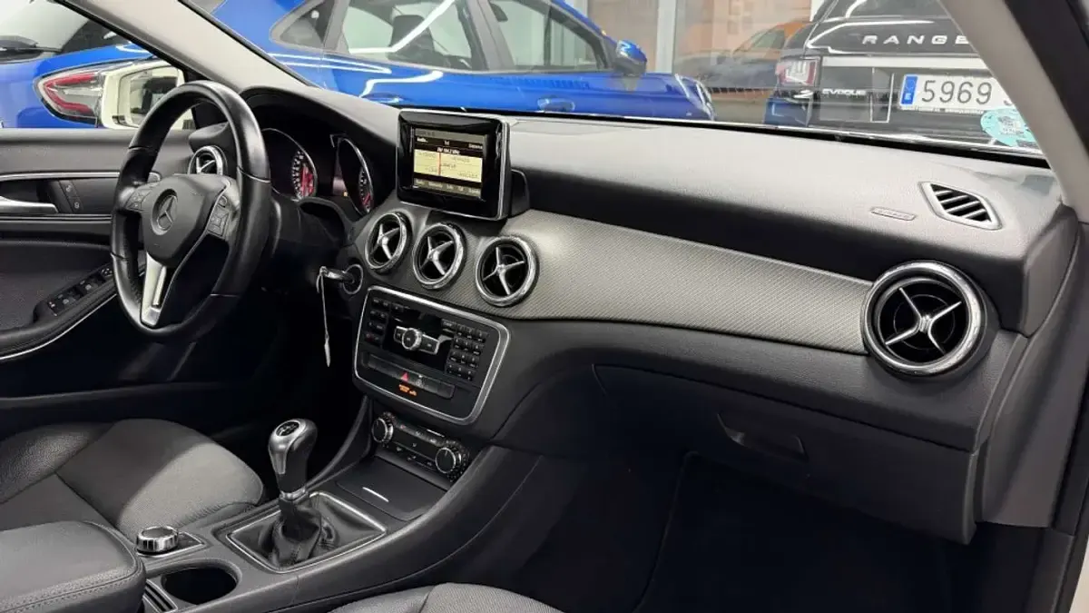 Usado Mercedes GLA200 Urban 136 CV (100 kW) 2015 Blanco SUV