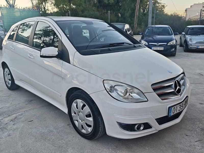Usado Mercedes B180 Sport Edition 109 CV (80 kW) 2010 Blanco Monovolumen