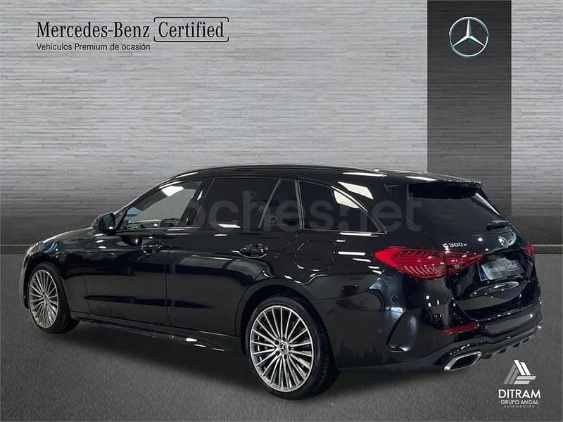 Usado Mercedes C300e AMG line 313 CV (230 kW) 2023 Negro Familiar