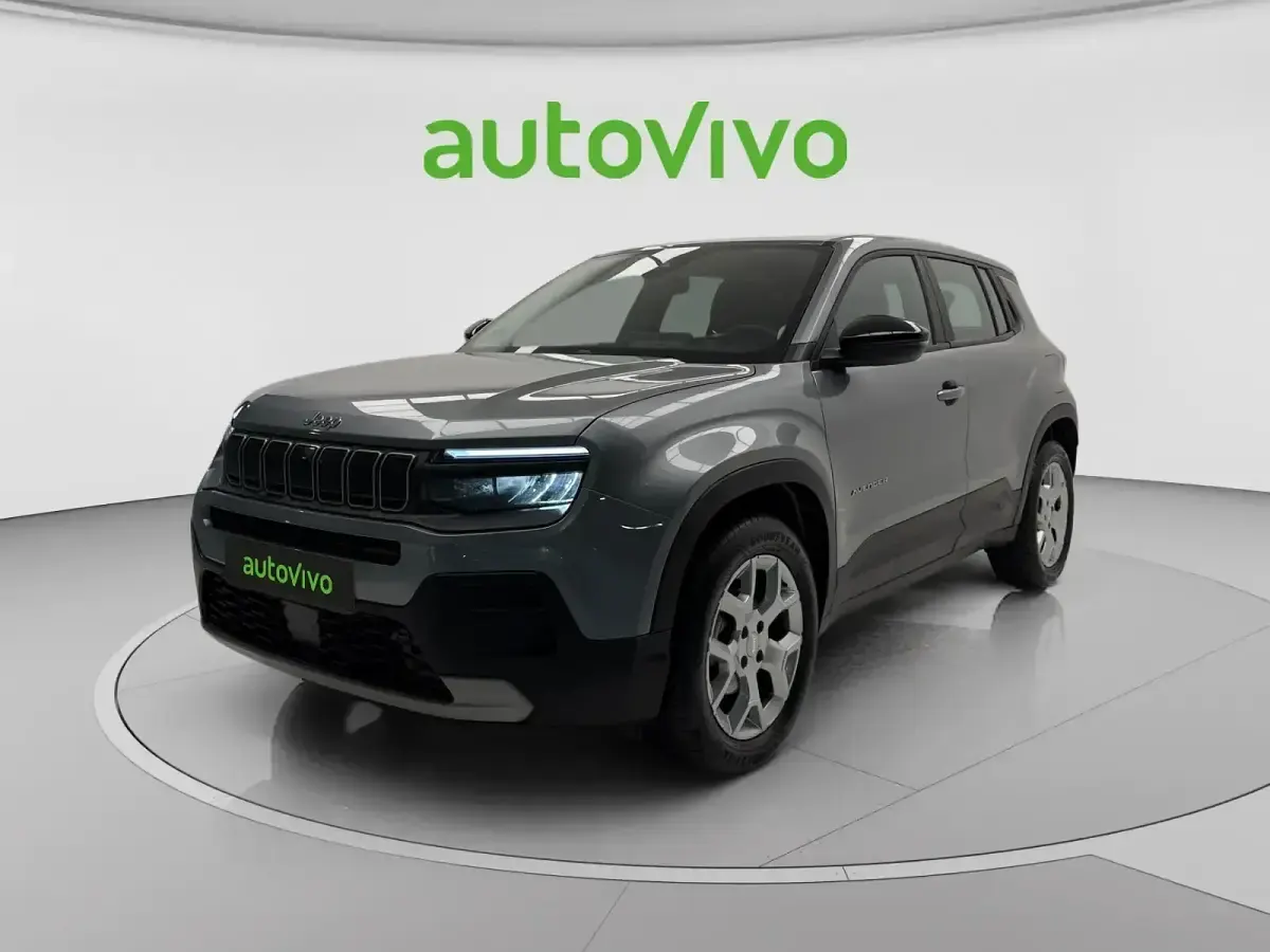 Usado Jeep Avenger Altitude 100 CV (73 kW) 2024 Gris / plata SUV