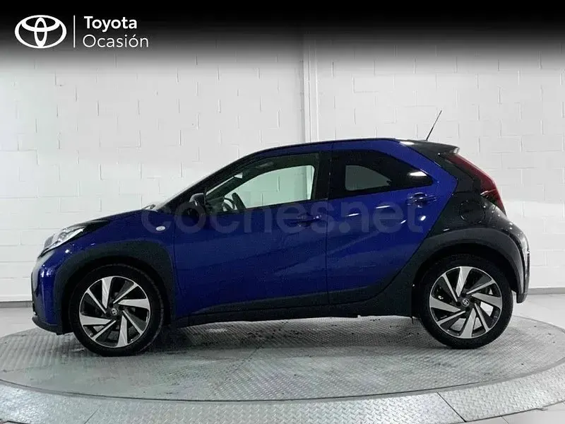 Usado Toyota Aygo X Edition 72 CV (52 kW) 2022 Azul SUV