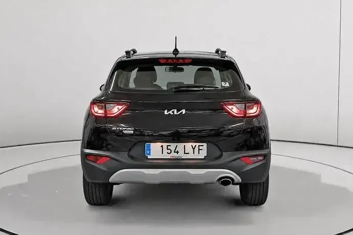 Usado Kia Stonic 100 CV (73 kW) 2022 Negro SUV
