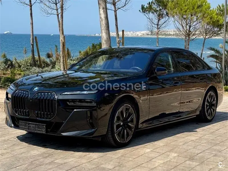 Usado BMW 750e Comfort Edition 489 CV (359 kW) 2024 Negro Berlina