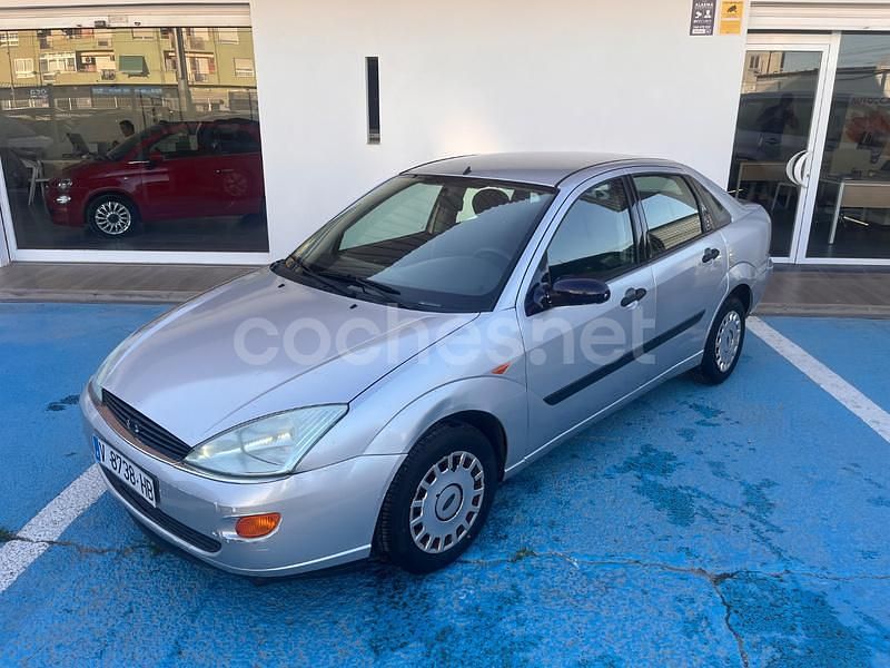 Gris / plata Usado 2000 Ford Focus Ghia Familiar | 2990 € (Precio justo) - Imagen 1/4