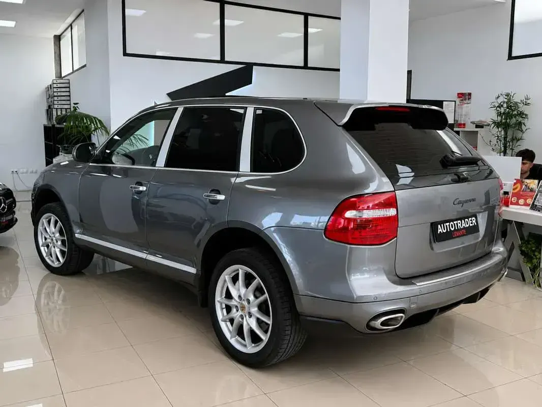 Usado Porsche Cayenne Diesel 239 CV (175 kW) 2010 Gris SUV