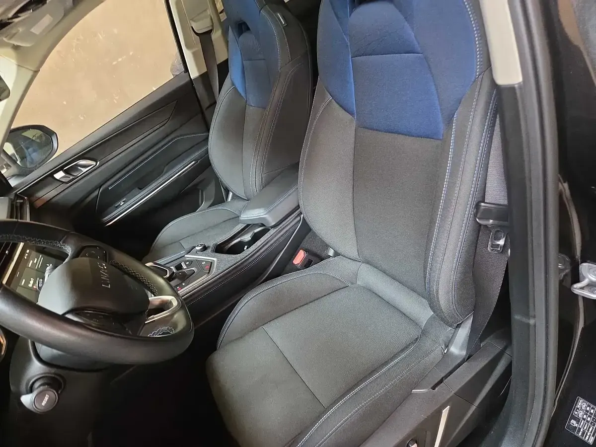 Usado Lynk & Co 01 261 CV (191 kW) 2023 Negro SUV