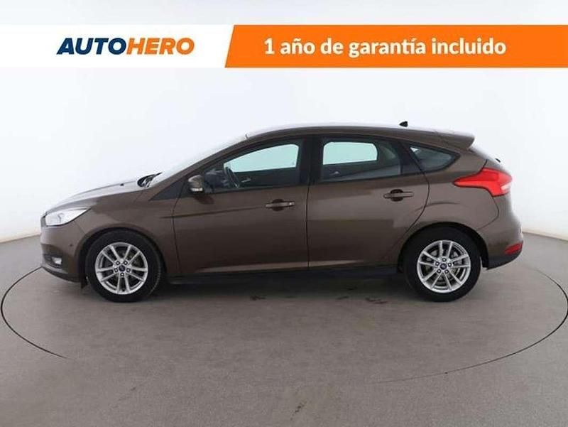 Usado Ford Focus Trend+ 126 CV (92 kW) 2016 Marrón Berlina