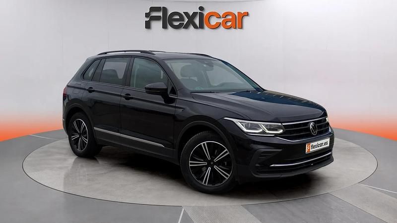 Usado VW Tiguan Life 150 HP (110 kW) 2021 Preto SUV