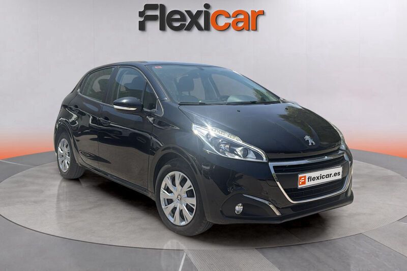 Negro Usado 2018 Peugeot 208 Active Utilitario | 9140 € (Precio justo) - Imagen 1/4