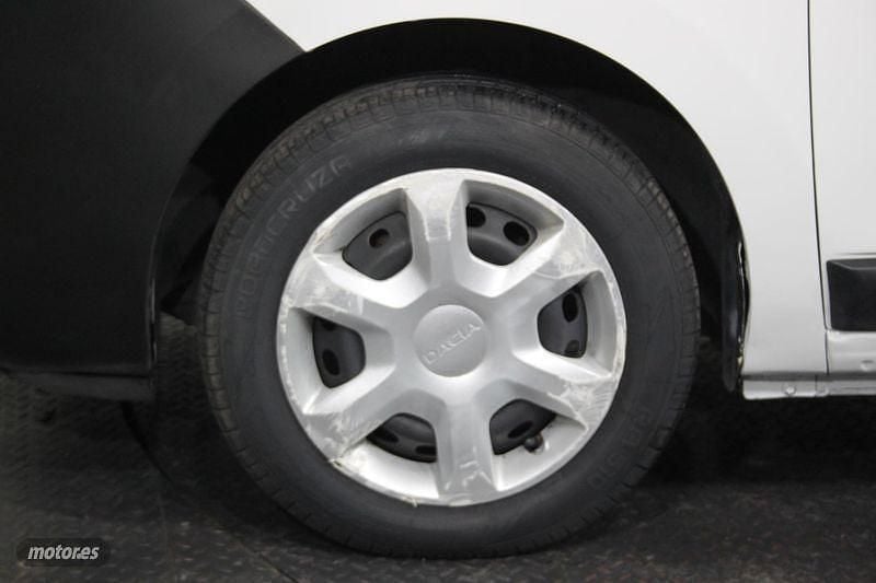 Usado Dacia Dokker Essentiel 75 CV (55 kW) 2019 Negro Monovolumen