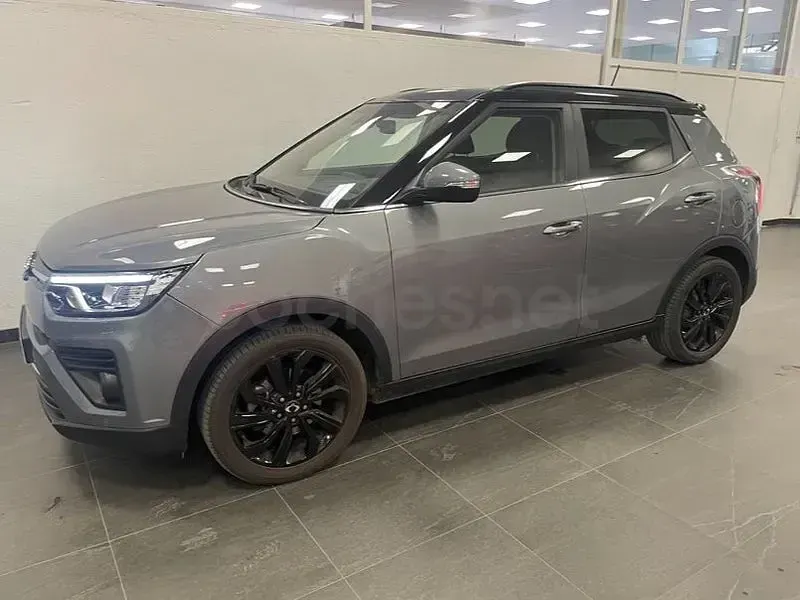 Usado SsangYong Tivoli Limited 163 CV (119 kW) 2023 Gris / plata SUV