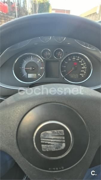 Usado Seat Ibiza Sport 100 CV (73 kW) 2005 Gris / plata Utilitario