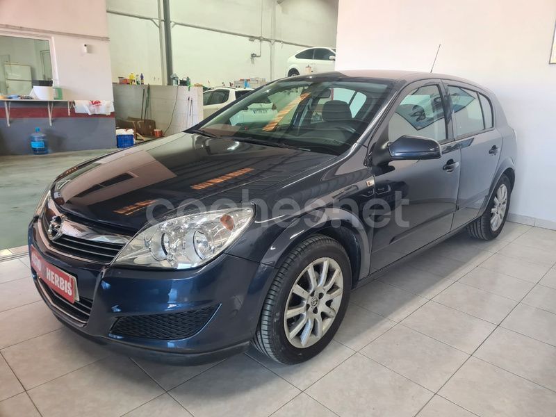 Gris / plata Usado 2007 Opel Astra Sport Berlina | 4999 € (Precio justo) - Imagen 1/4