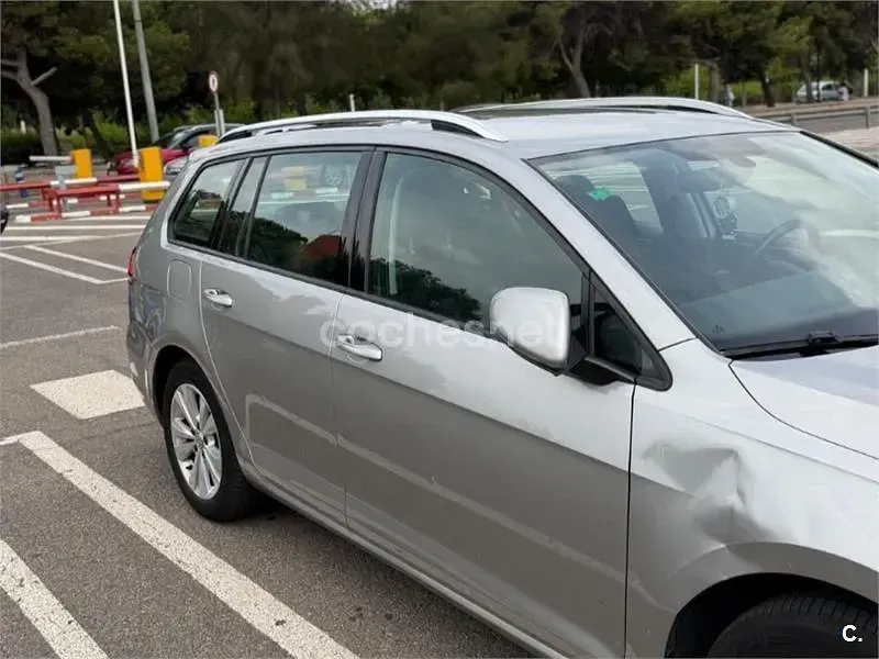 Usado VW Golf VII Business 115 CV (84 kW) 2017 Gris / plata Familiar