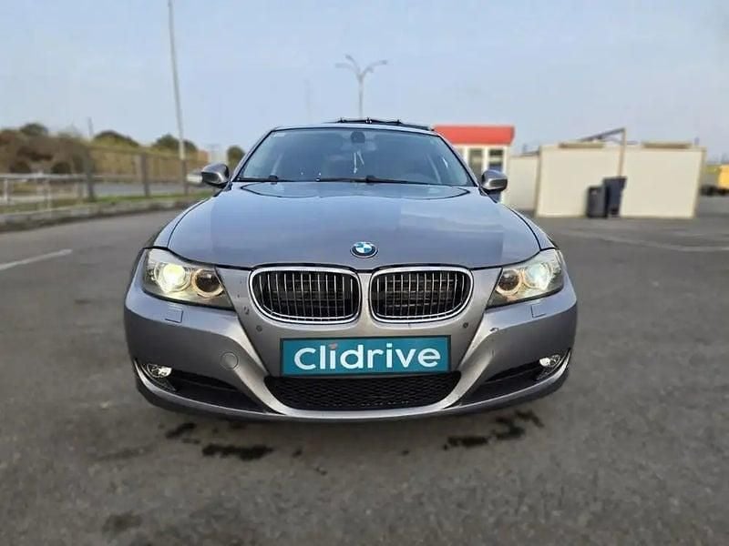 Usado BMW 318 143 CV (105 kW) 2009 Gris / plata Berlina