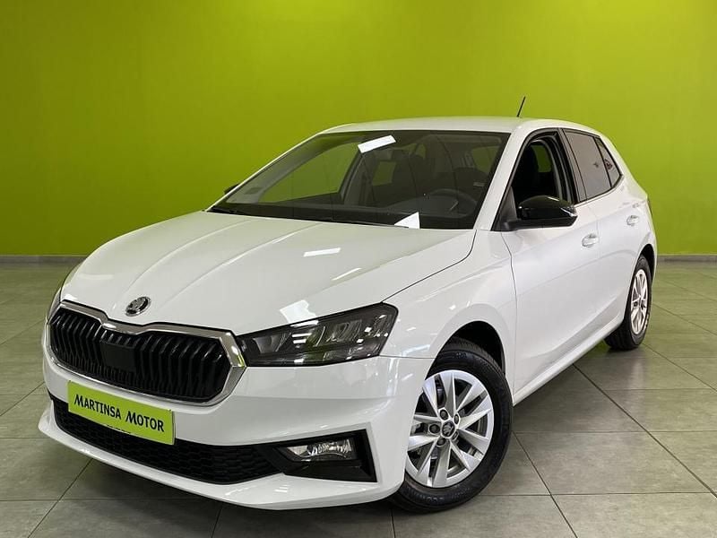 Blanco Usado 2025 Skoda Fabia Selection Utilitario | 20.300 € (Precio justo) - Imagen 1/4