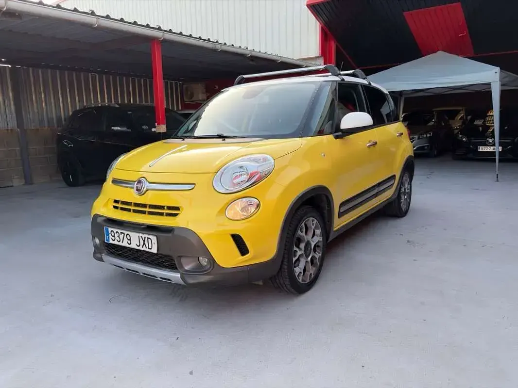 Usado Fiat 500L Cross 95 CV (69 kW) 2017 Amarillo Monovolumen